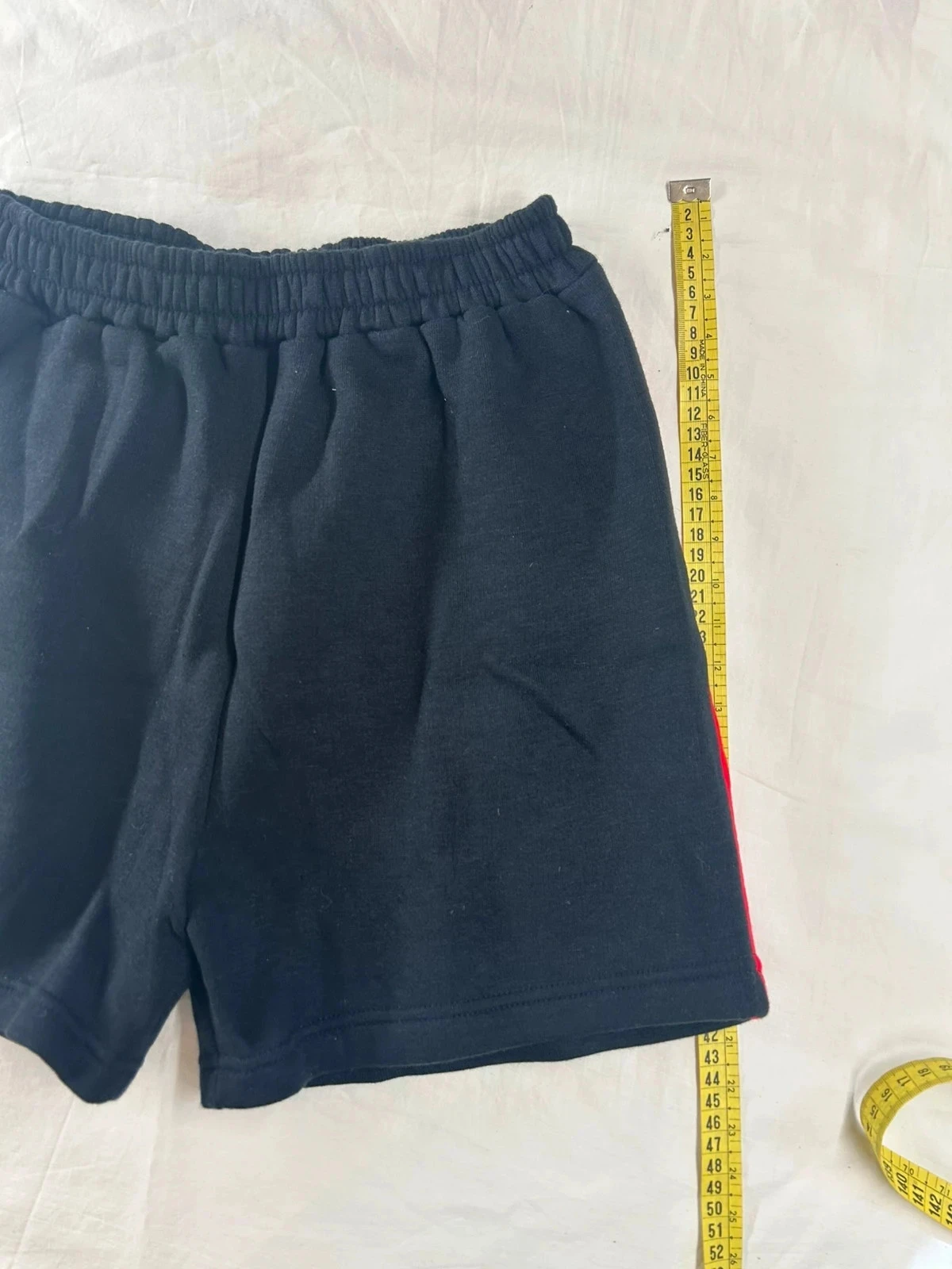 Short preto com listras vermelhas vintage – photo 3